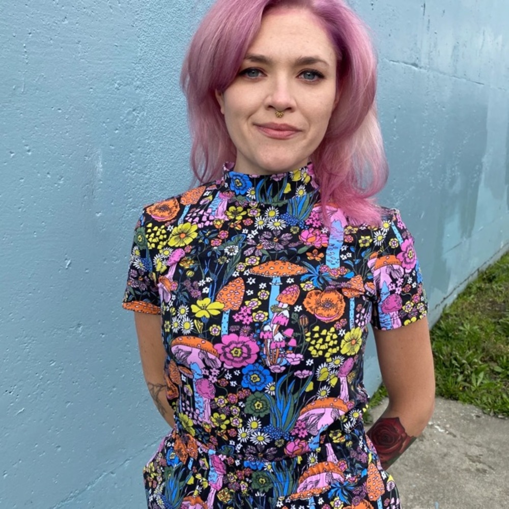 Nooworks mock neck top in magic mushroom 🍄 size small